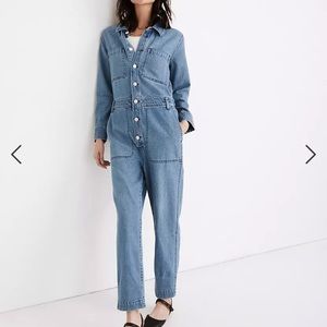 Madewell Denim Relaxed Coverall Jumpsuit in Glenroy Wash.